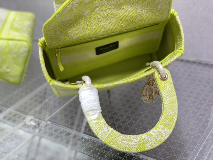 Handbag   Dior  size  24 cm