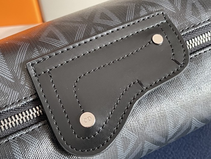  Handbag   Dior  D93335  size  21.5-11-12.5  cm