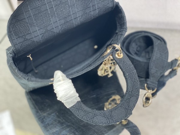 Handbag   Dior  size  24 cm