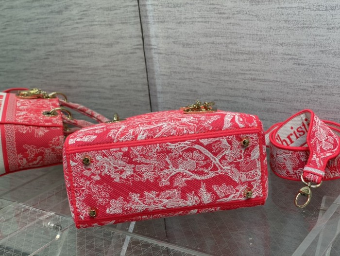 Handbag   Dior   size  24 cm