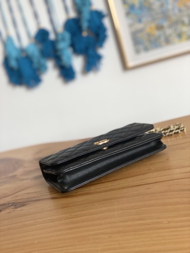 Handbag Chanel  81229  size  19 cm