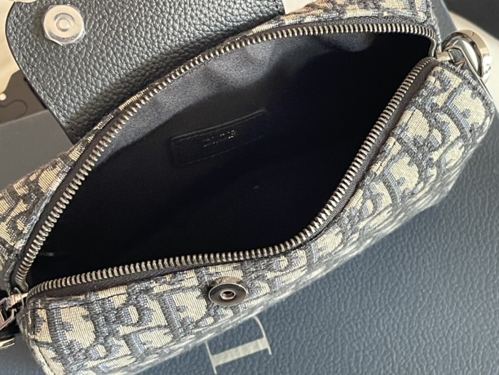  Handbag   Dior  93359  size  22x 15x 6  cm