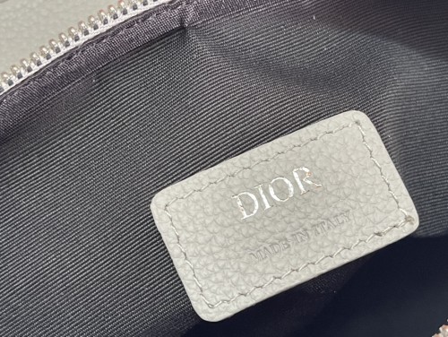 Handbag   Dior  size  26 x 19 x 4.5  cm