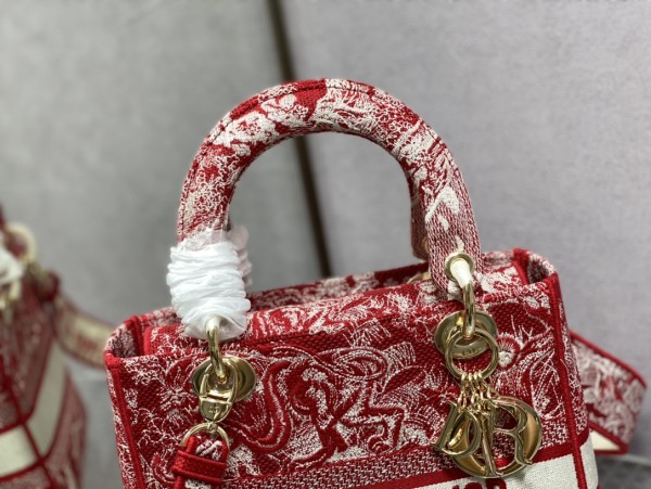 Handbag   Dior  size  24 cm