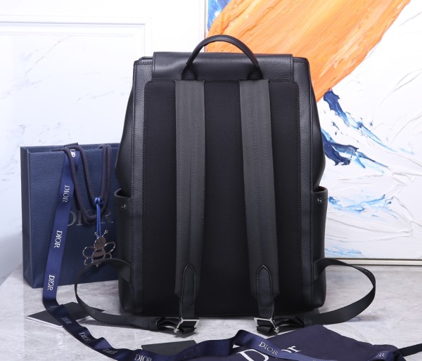  Handbag   Dior  size 32 x 45 x 16   cm