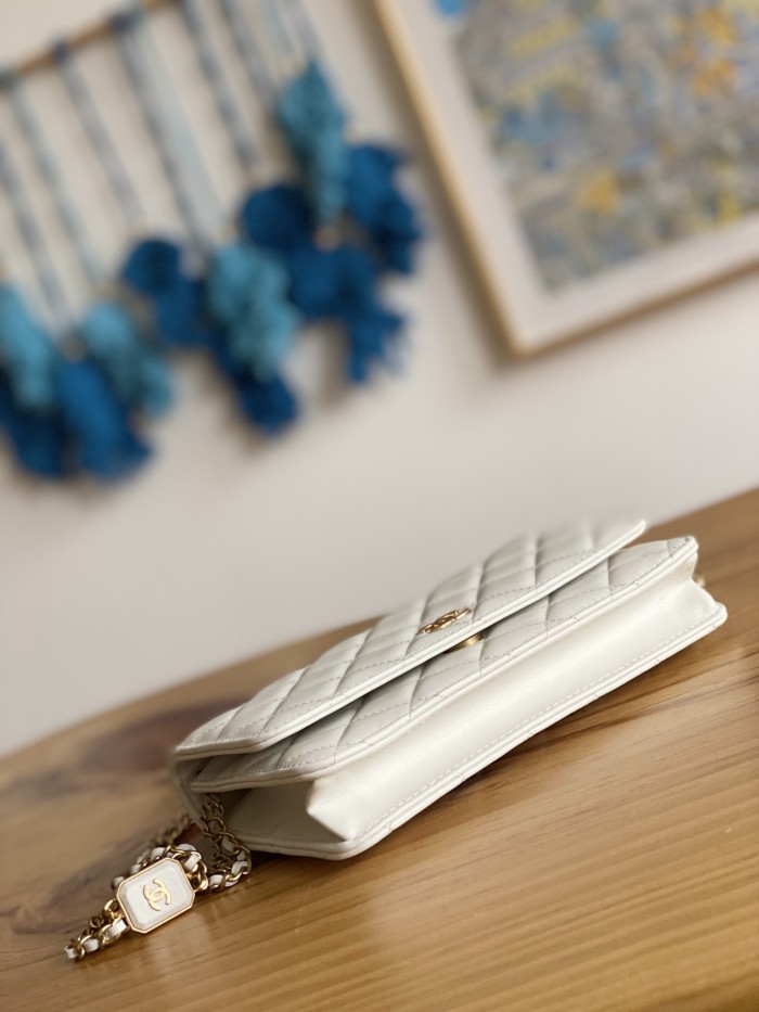 Handbag  Chanel  81217  size  19.2  12.3   3.5 cm