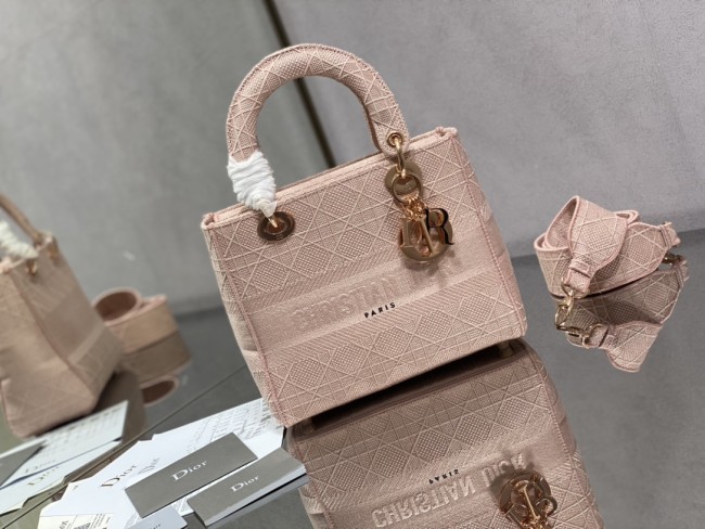 Handbag   Dior  size  24 cm