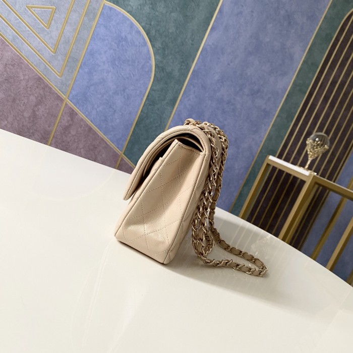 Handbag  Chanel 112  size  25 cm