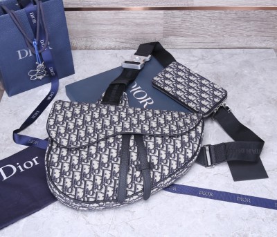  Handbag   Dior  93323  size  34 x 25.5 x 5  cm