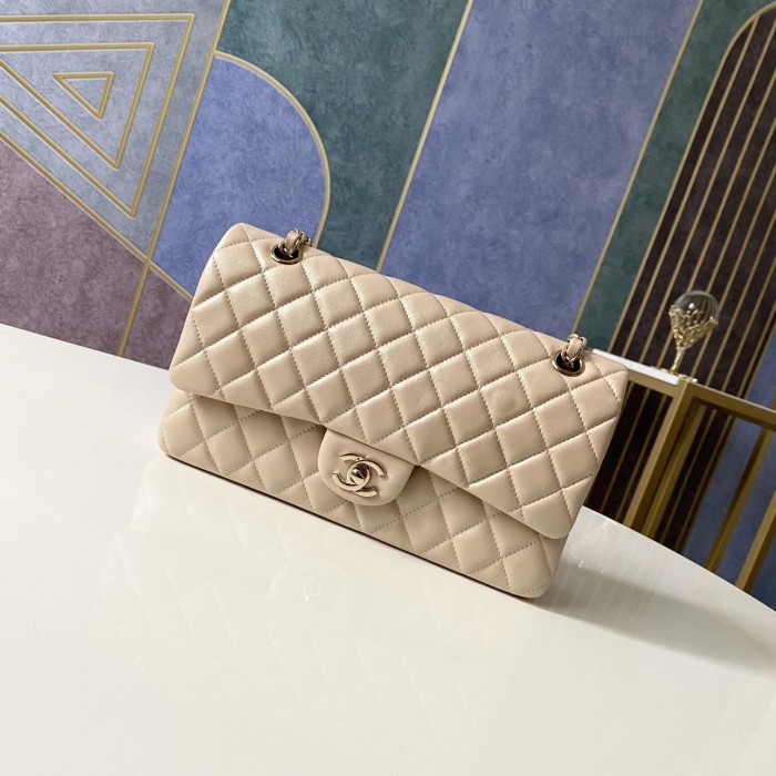 Handbag  Chanel 112  size  25 cm