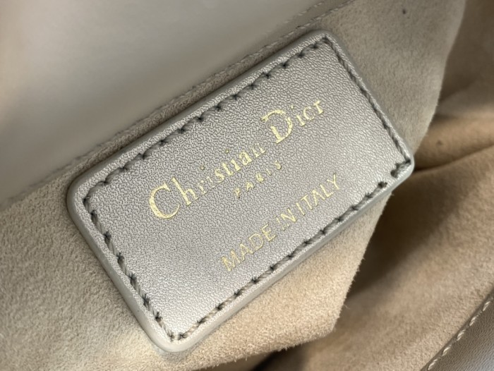 Handbag  Dior  size  12*10*5 cm