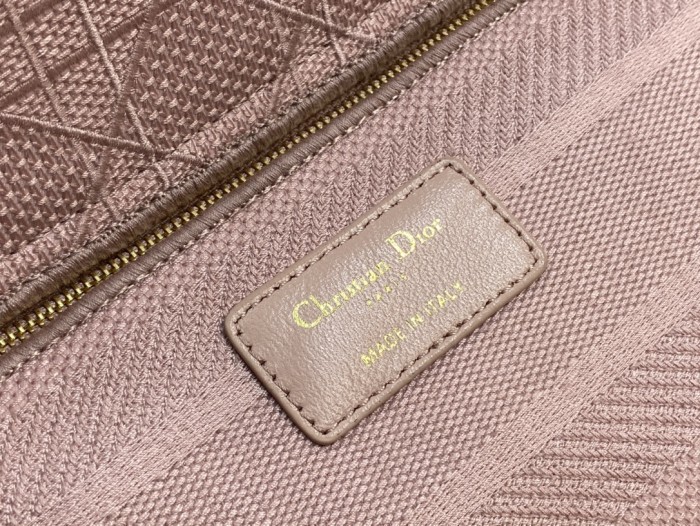  Handbag   Dior  size  24 cm