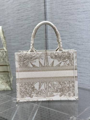  Handbag   Dior  size  26*8*22 cm