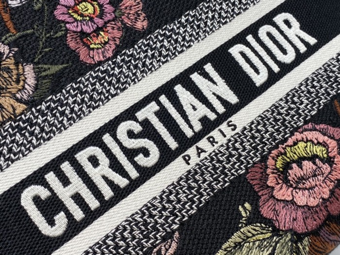   Handbag  Dior  size  24*11*20 cm