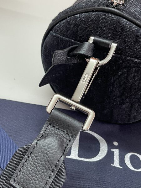  Handbag   Dior  93304  size  21.3x12.5x12.5 cm