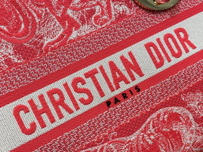 Handbag   Dior   size  24 cm