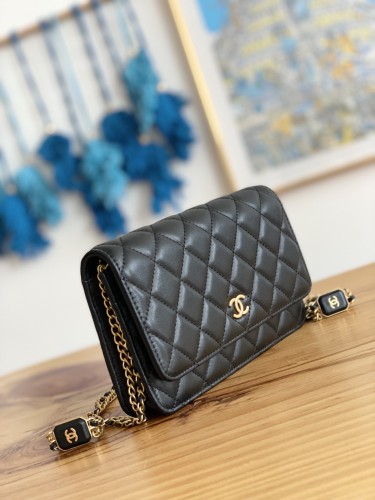 Handbag  Chanel  81217  size  19.2  12.3   3.5 cm