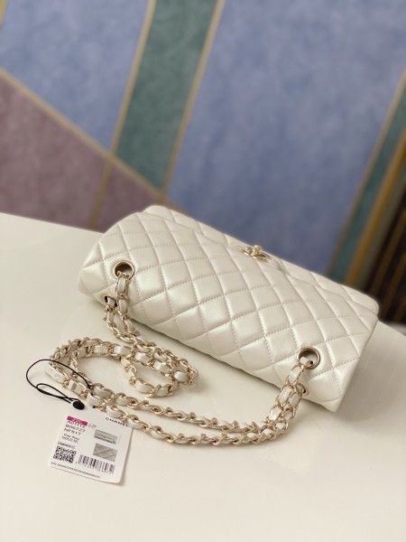 Handbag   Chanel  112   size  25 cm