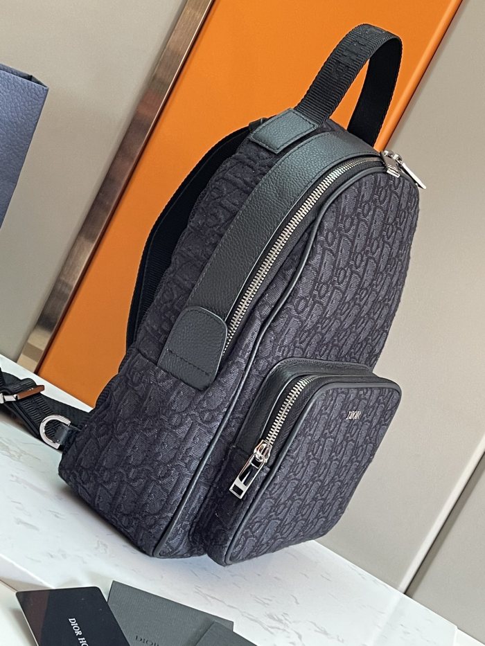  Handbag   Dior   size  21 x 32 x 10  cm