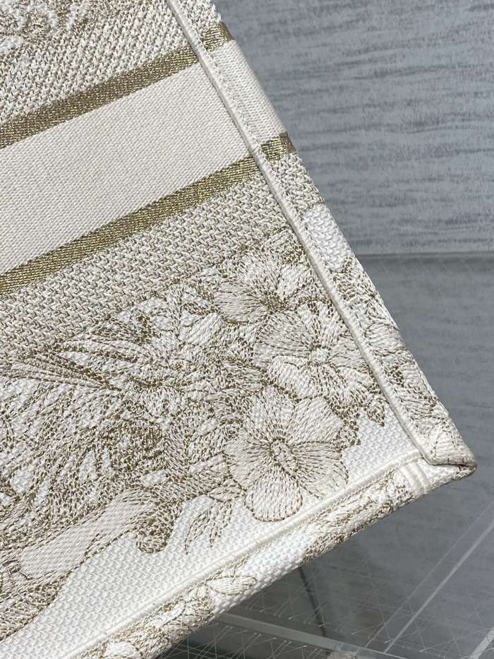  Handbag   Dior  size  36*18*28 cm