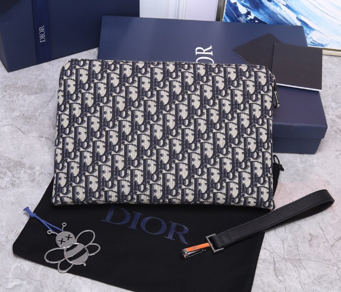  Handbag   Dior  size  30*20*2.5  cm