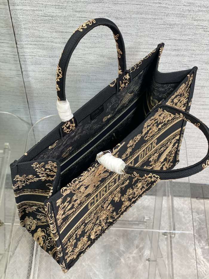  Handbag   Dior   size  42*18*35 cm