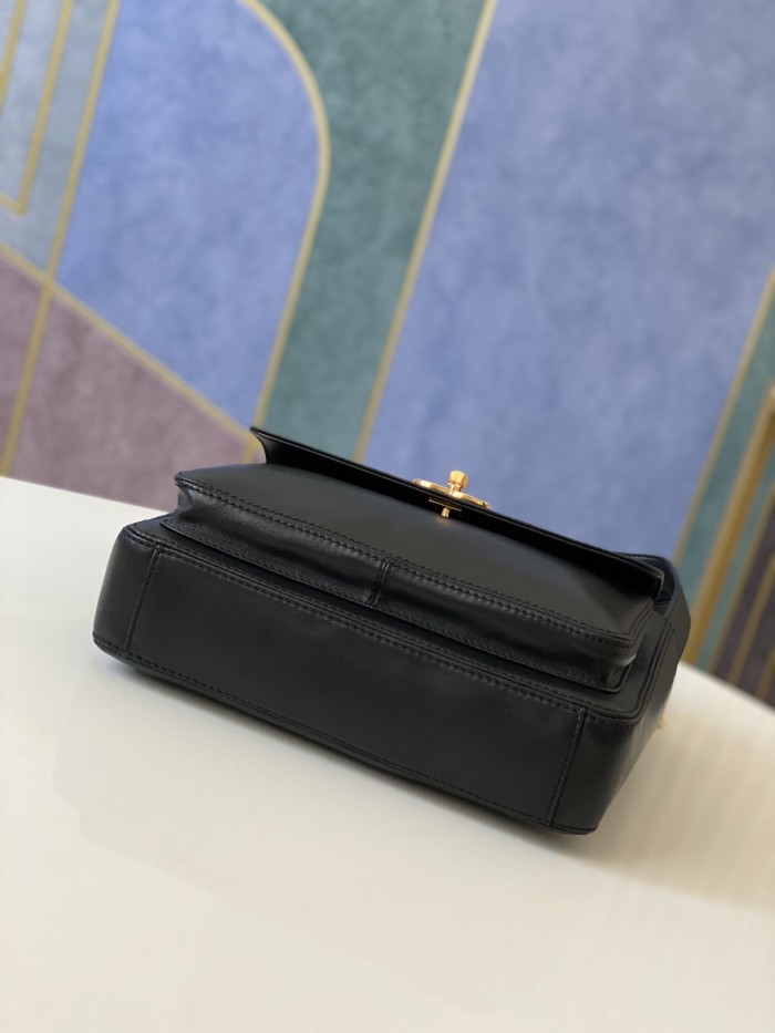 Handbag   Chanel 6706  size  26 10.5 22 cm