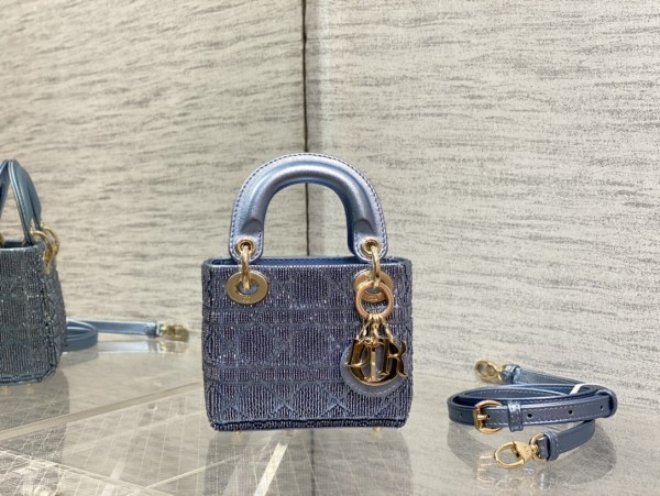   Handbag  Dior  size  12*10*5 cm