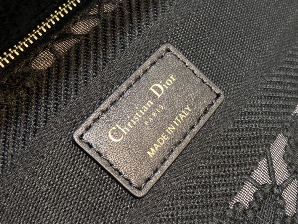 Handbag   Dior   size  24 cm