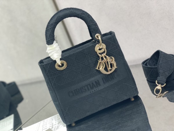 Handbag   Dior  size  24 cm