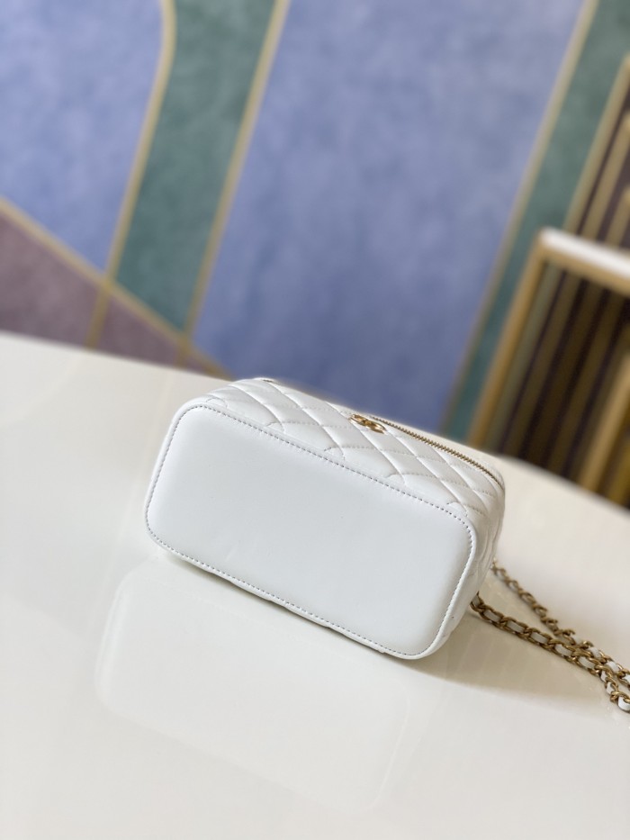 Handbag   Dior  81118  size  9.5 17 8 cm