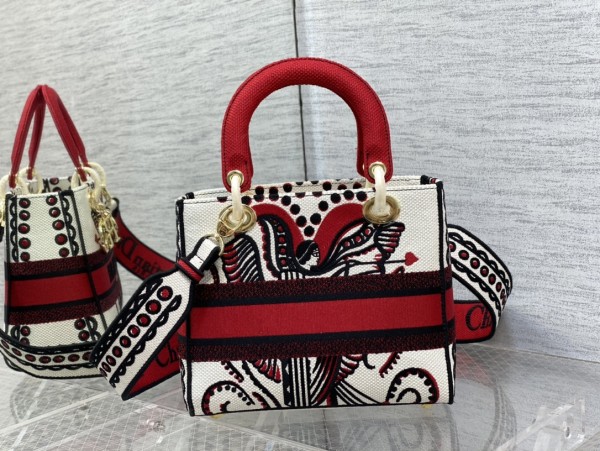  Handbag   Dior  size 24 cm