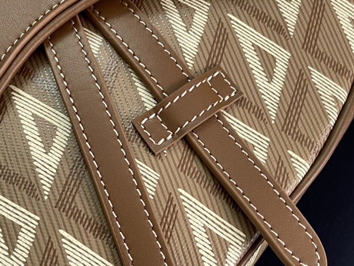  Handbag   Dior  D93305  size  26-19-4.5  cm