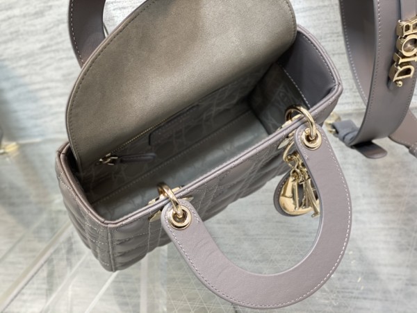  Handbag  Dior  size  20 cm