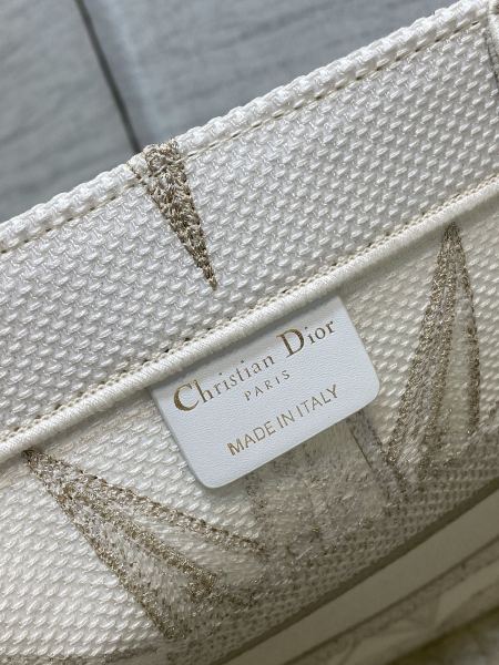  Handbag   Dior  size  36*18*28 cm