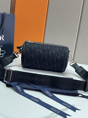  Handbag   Dior  93304  size  21.3x12.5x12.5 cm