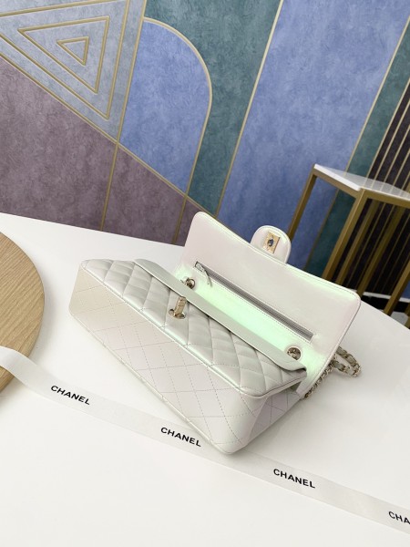 Handbag   Chanel 112  size  25.5 15 6 cm