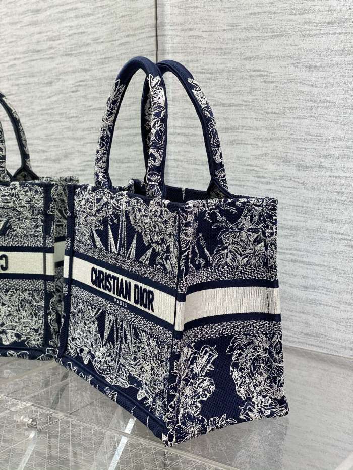  Handbag   Dior  size  26*8*22 cm