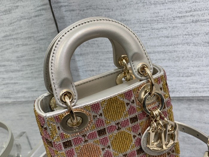 Handbag  Dior  size  12*10*5 cm