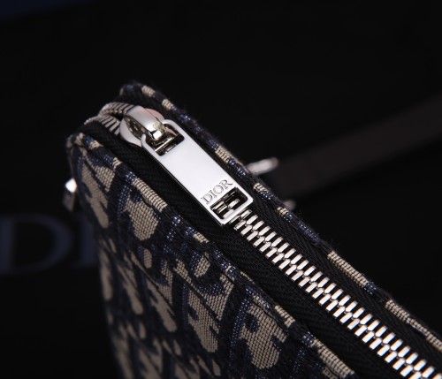  Handbag   Dior  size  30*20*2.5  cm