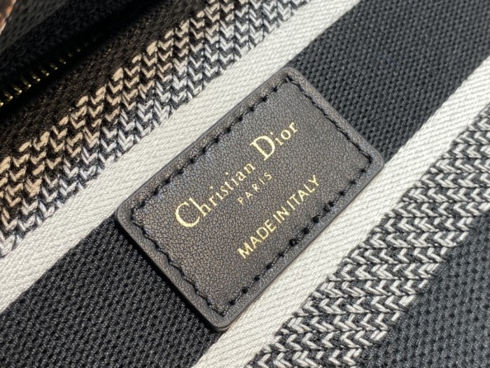   Handbag  Dior  size  24*11*20 cm