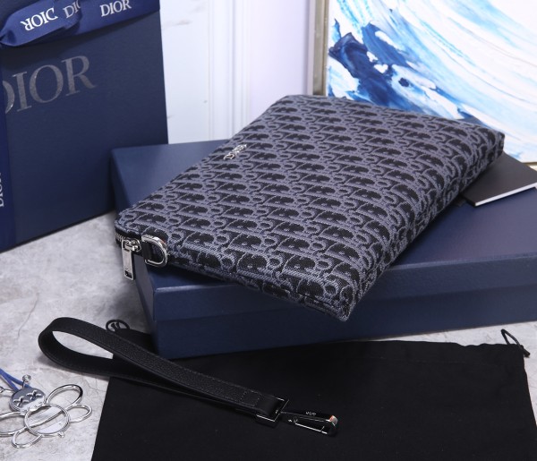  Handbag   Dior  2OBCA2510  size  30*20*2.5  cm