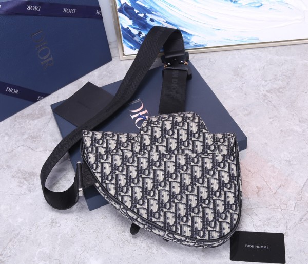  Handbag   Dior  size  20x28.6x5 cm