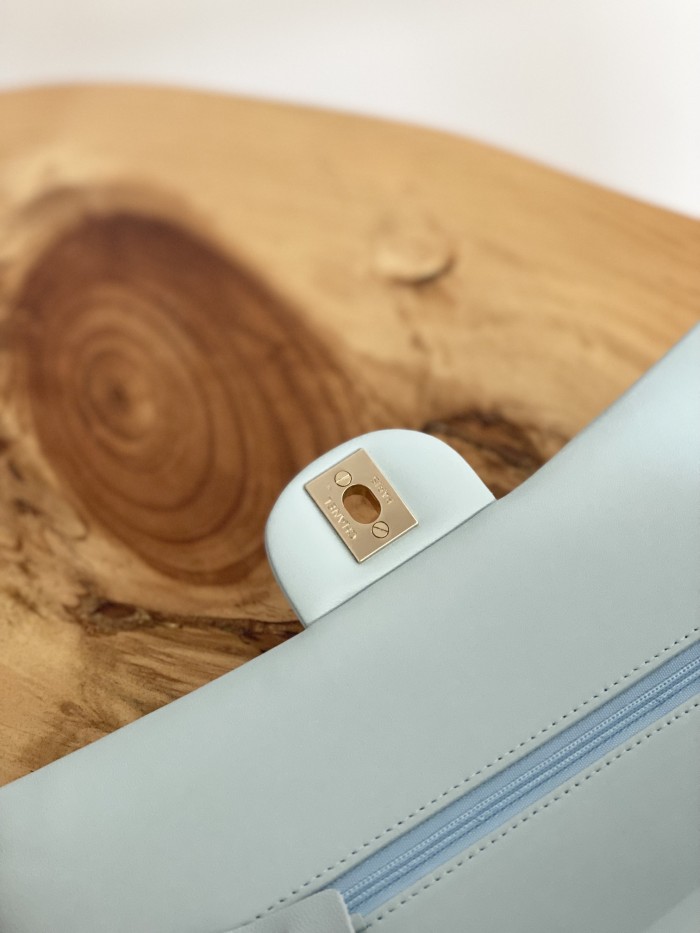 Handbag   Chanel  112  size  25 cm