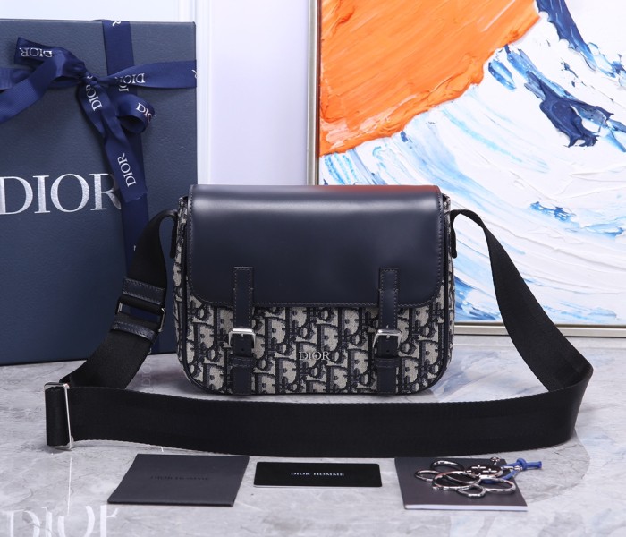  Handbag   Dior  M93311  size  24cm×19cm×4.5 cm