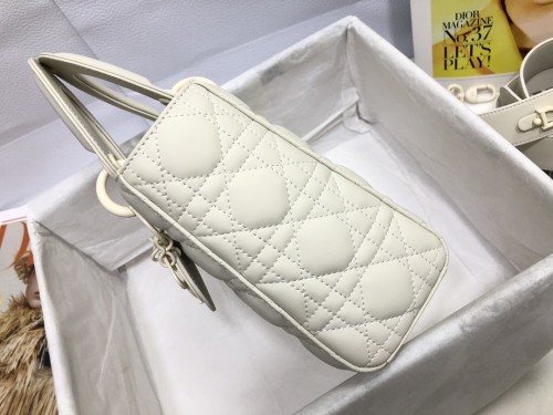 Handbag  Dior  M0538  size  20*16.5*8 cm