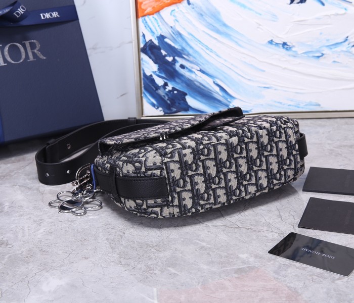  Handbag   Dior  CD93315  size  24*17*8  cm