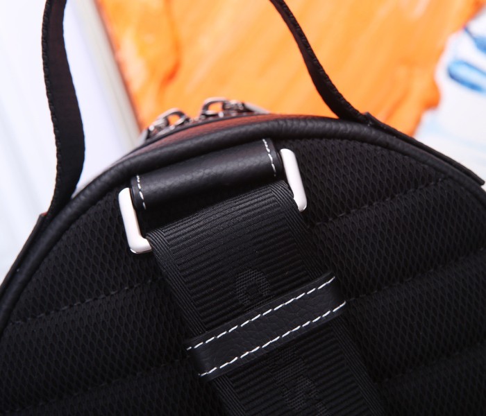  Handbag   Dior  size  21 x 32 x 10  cm