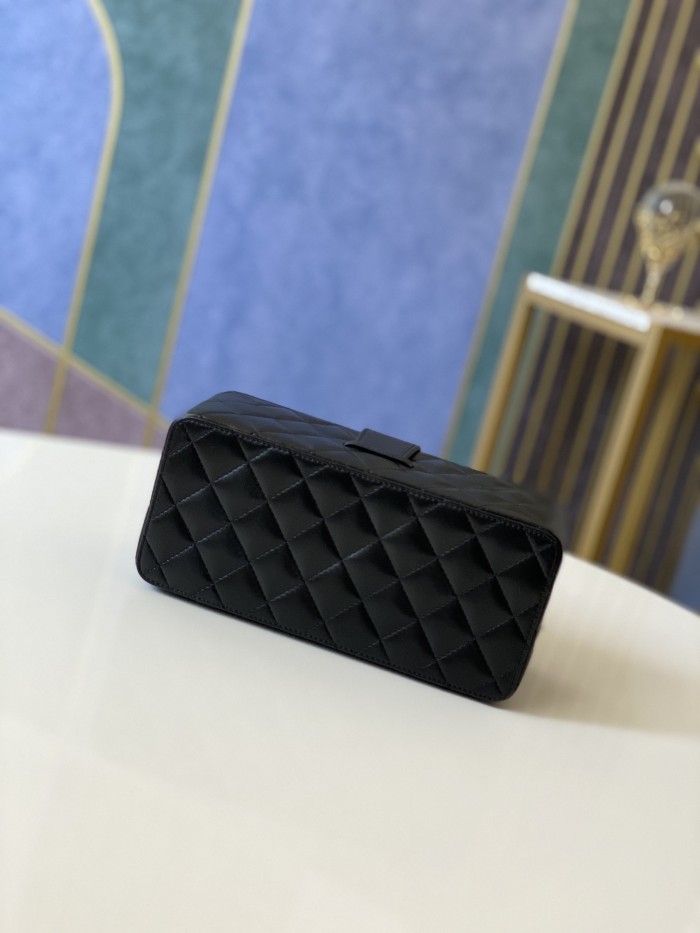 Handbag    Chanel  01919  size  22 10 8.5 cm