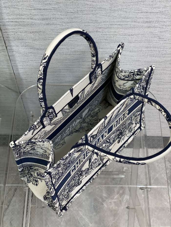  Handbag   Dior  size   36*18*28 cm